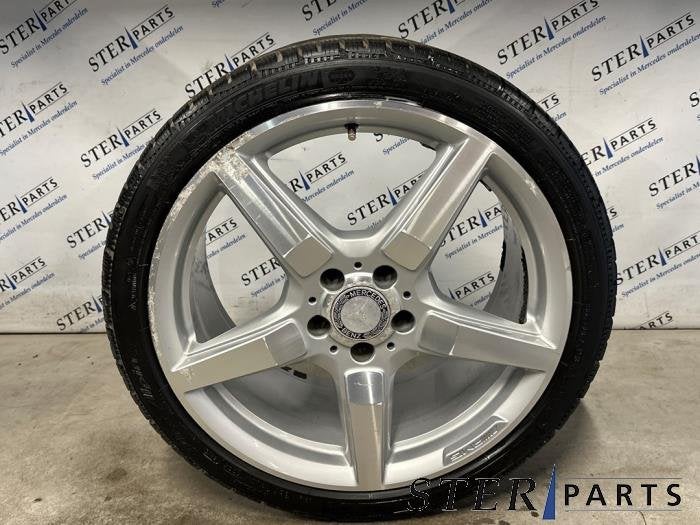 Sportvelgenset + winterbanden van een Mercedes CLS-Klasse, Gebruikt, -, -, Ophalen of Verzenden