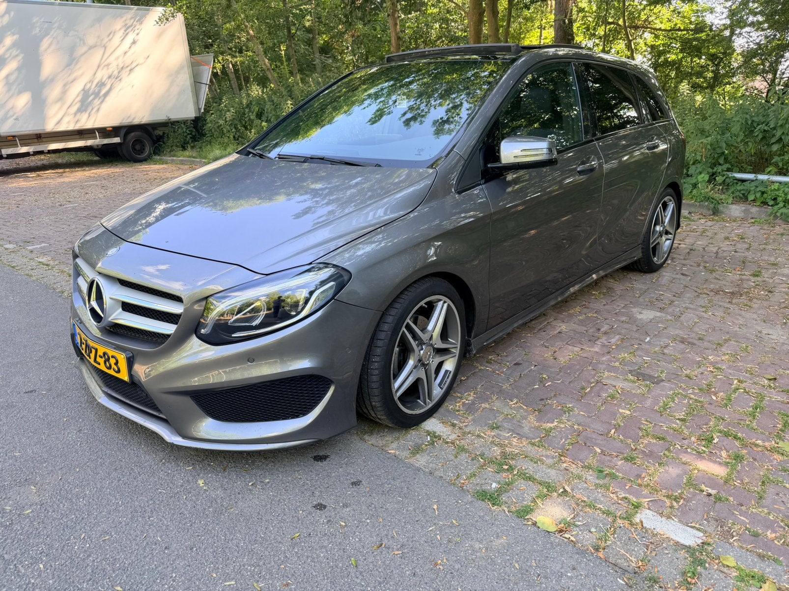 Mercedes-Benz B-Klasse 1.6  AMG automaat pano NAP, 1325 kg, Zwart, 4 cilinders, 122 pk