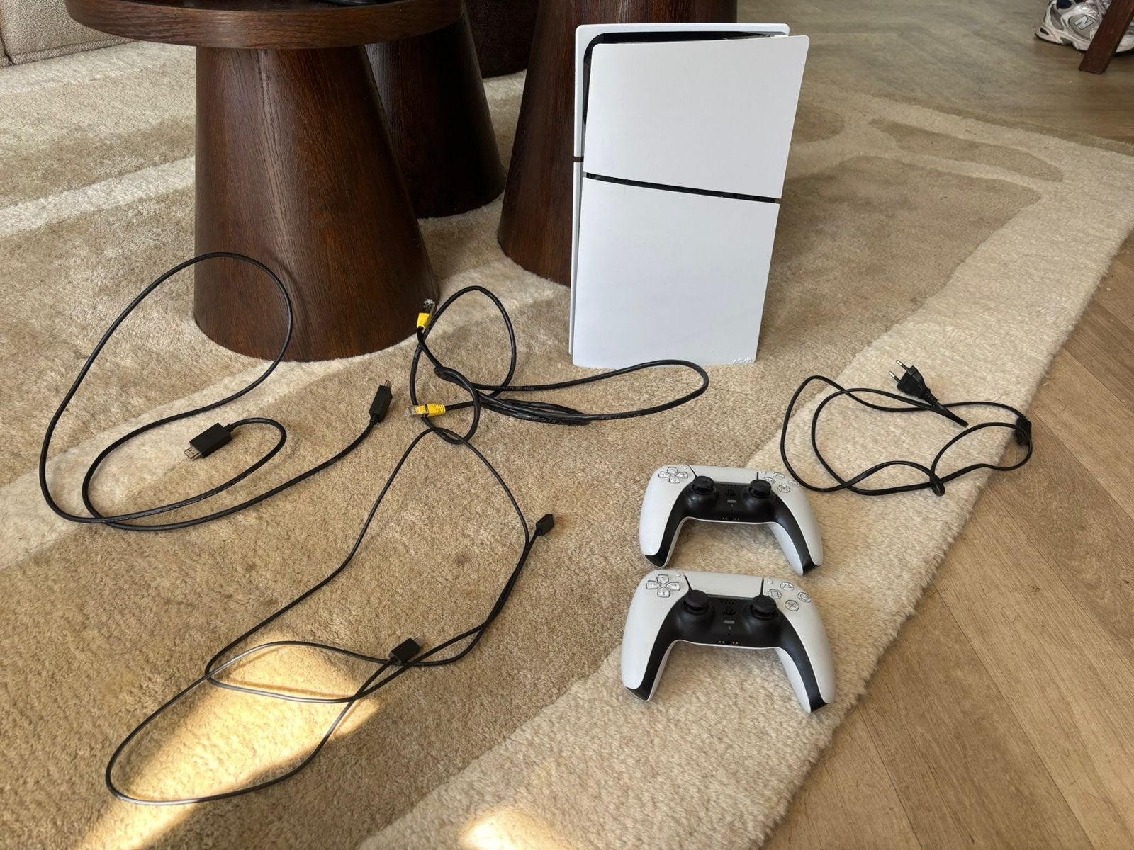 Playstation 5 digital met 2 controllers, Spelcomputers en Games, Spelcomputers | Sony PlayStation 5, Ophalen, Zo goed als nieuw