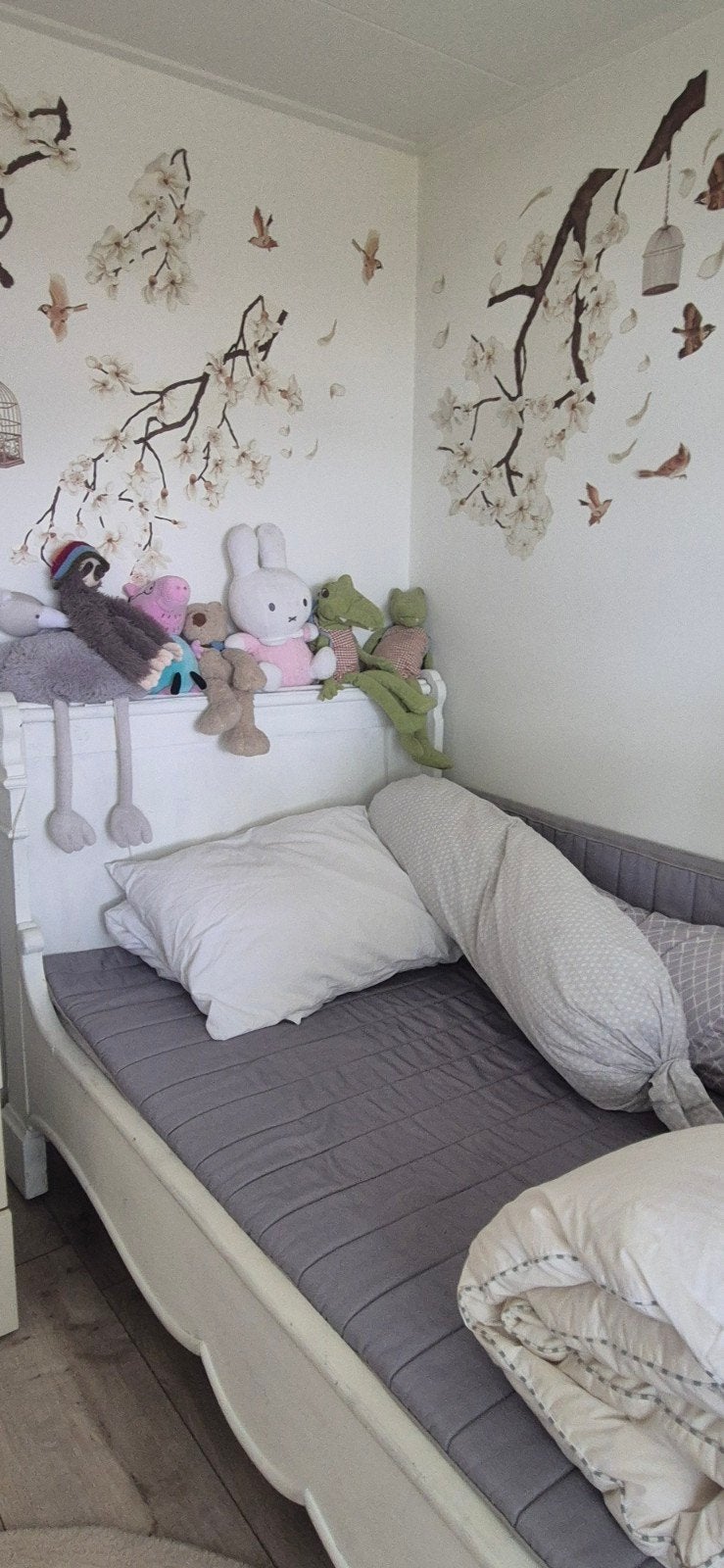 Wit houten kinderbed met sierlijke details, Ophalen