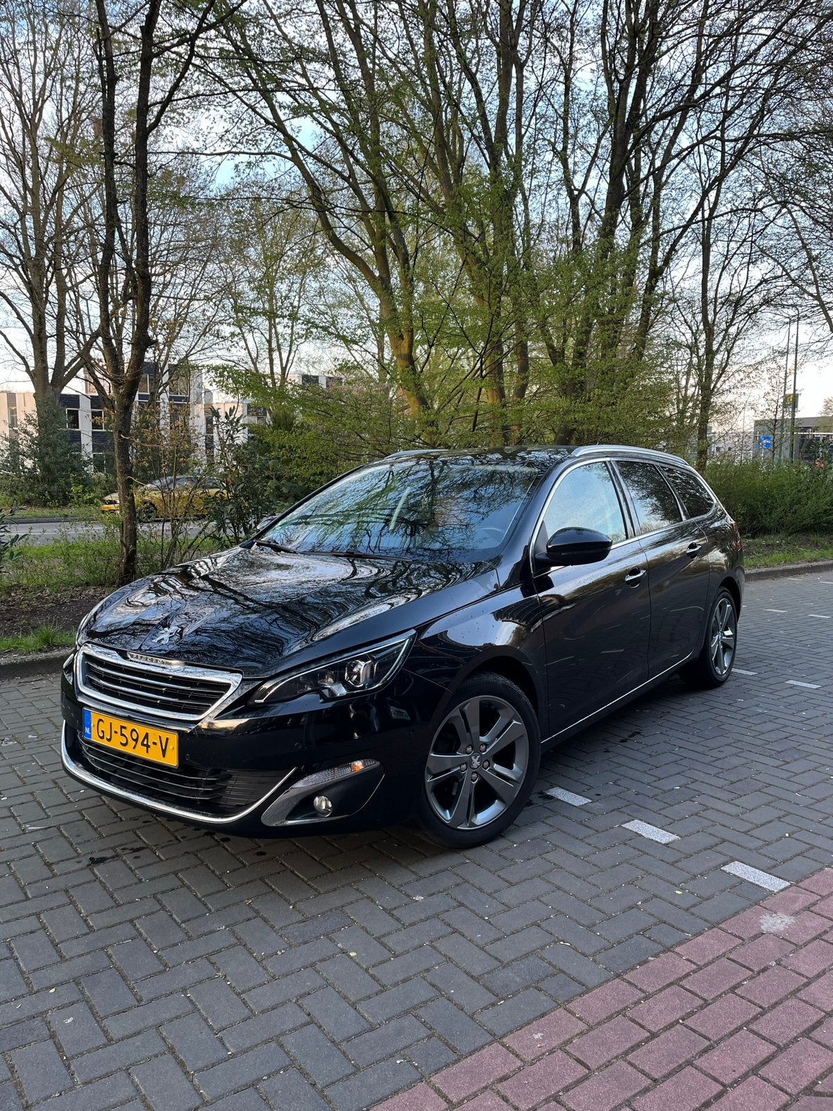 Peugeot 308 SW 1.2 E-thp 130pk 2015 Zwart, Auto's, Euro 6, 1199 cc, 1165 kg, Zwart