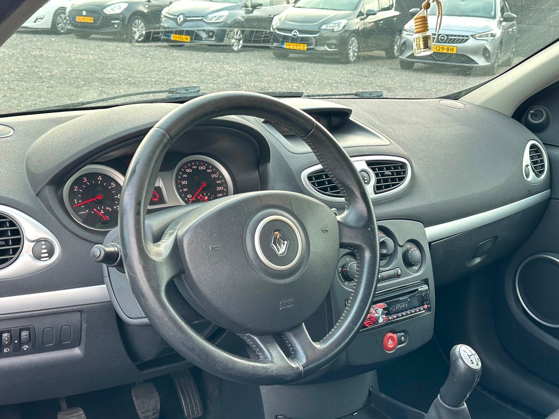 Renault Clio 1.4-16V Dynamique Luxe/AIRCO, Auto's, Voorwielaandrijving, Gebruikt, 4 cilinders, Handgeschakeld