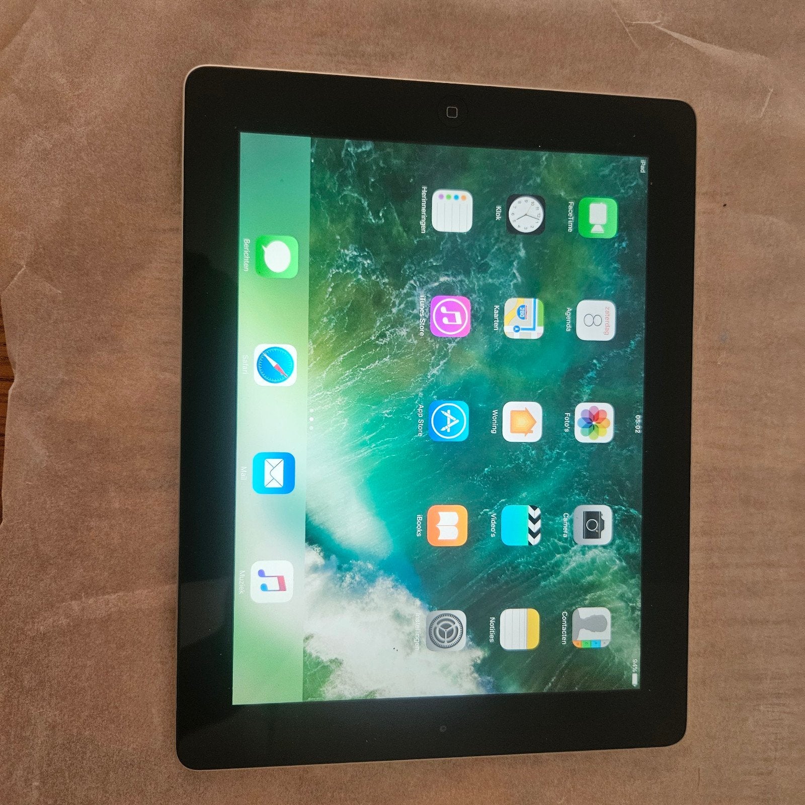 apple model a1458 iPad 3e generatie 16GB Wi-Fi Zilv, 10 inch, Gebruikt, Apple iPad, Ophalen of Verzenden