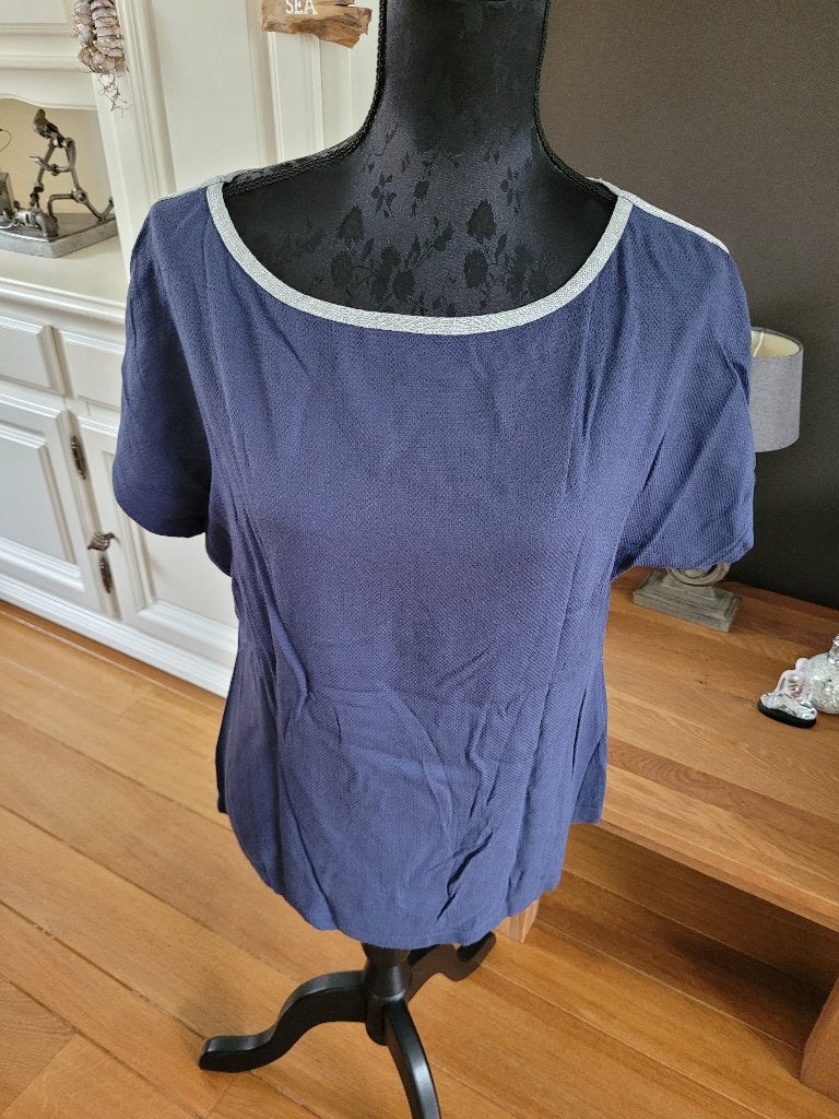 Blauwe top shirt blouse met zilveren bies maat m zgan, Kleding | Dames, Maat 38/40 (M), Blauw, Nieuw, Ophalen of Verzenden