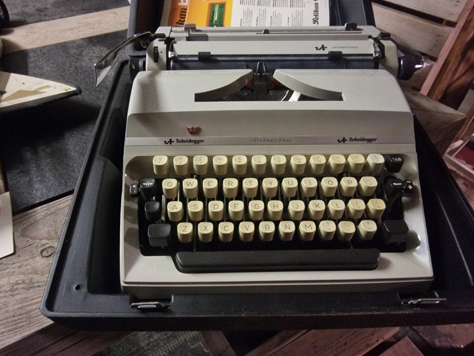 Vintage typemachine Scheidegger international, Ophalen of Verzenden, Gebruikt