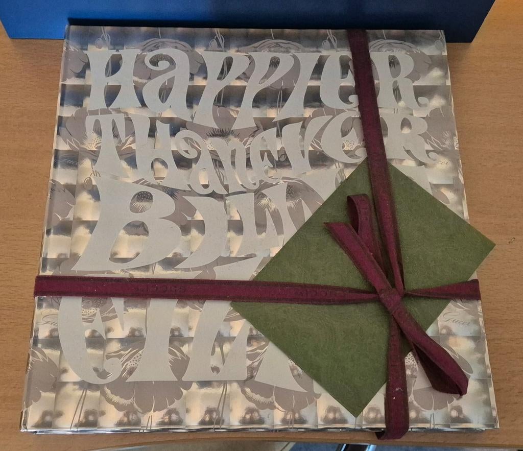 Billie Eilish - Gucci vinyl box red ribbon, Ophalen of Verzenden, Nieuw in verpakking, 12 inch