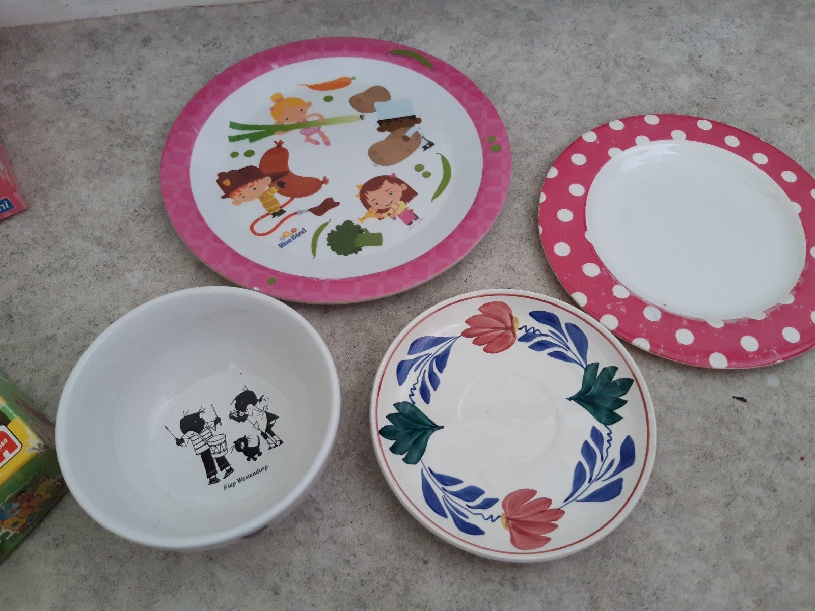 Servies borden, Ophalen