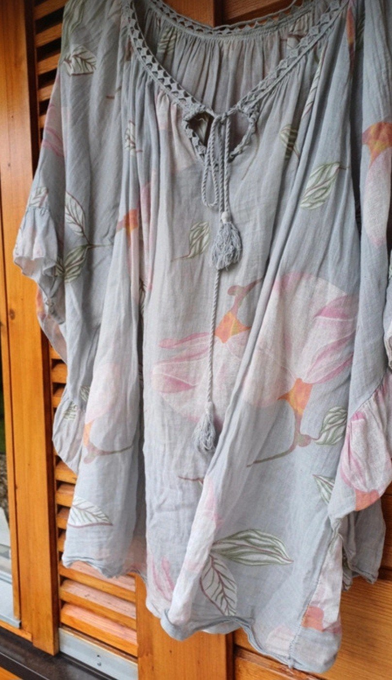 Boho blouse met bloemenprint en kwastjes, Maat 38/40 (M), Ophalen of Verzenden, Korte mouw, Grijs