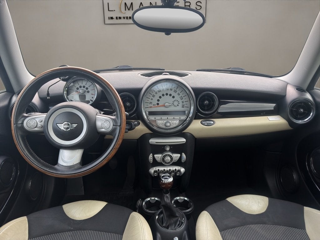 MINI 3-deurs 1.4 One Anniv. MK II 2010 GROEN | NAP | Leder, Auto's, Gebruikt, 4 stoelen, 49 €/maand, Origineel Nederlands