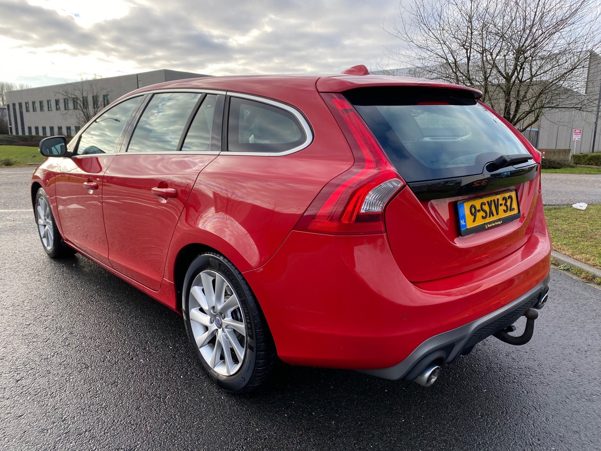 Volvo V60 2.0 D4 R-Design | 2014 | Handgeschakeld | APK | Ro, Voorwielaandrijving, Euro 6, 4 cilinders, Origineel Nederlands