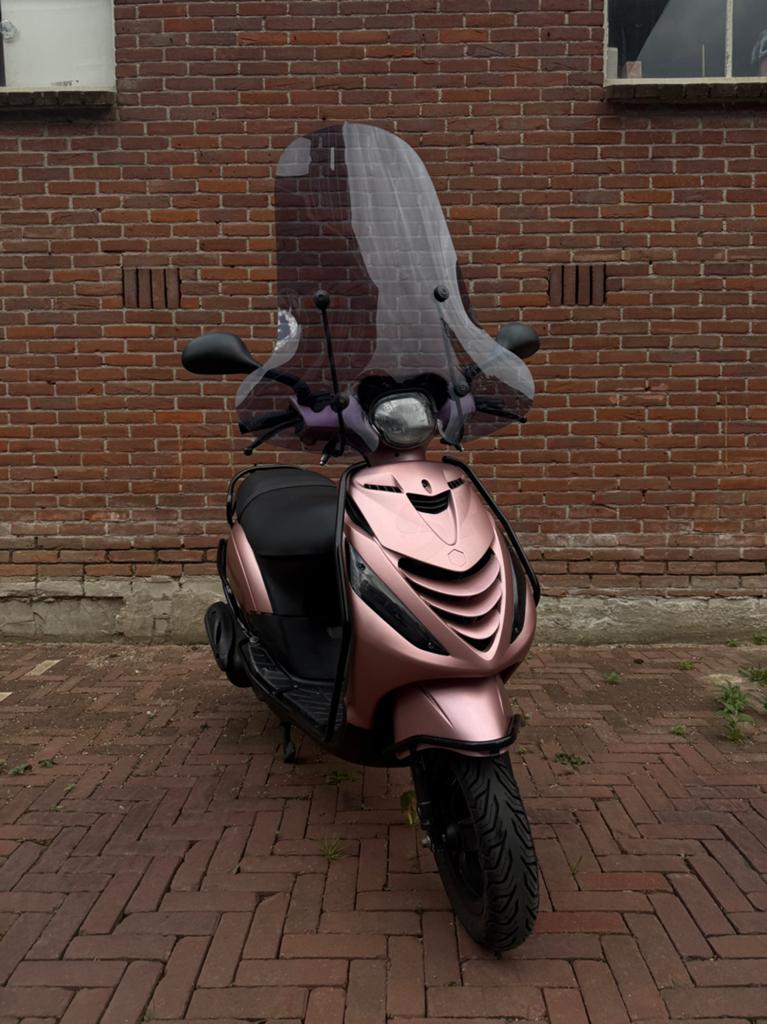 Piaggio zip Rose Gold, Ophalen, Maximaal 45 km/u, Zip, Zo goed als nieuw