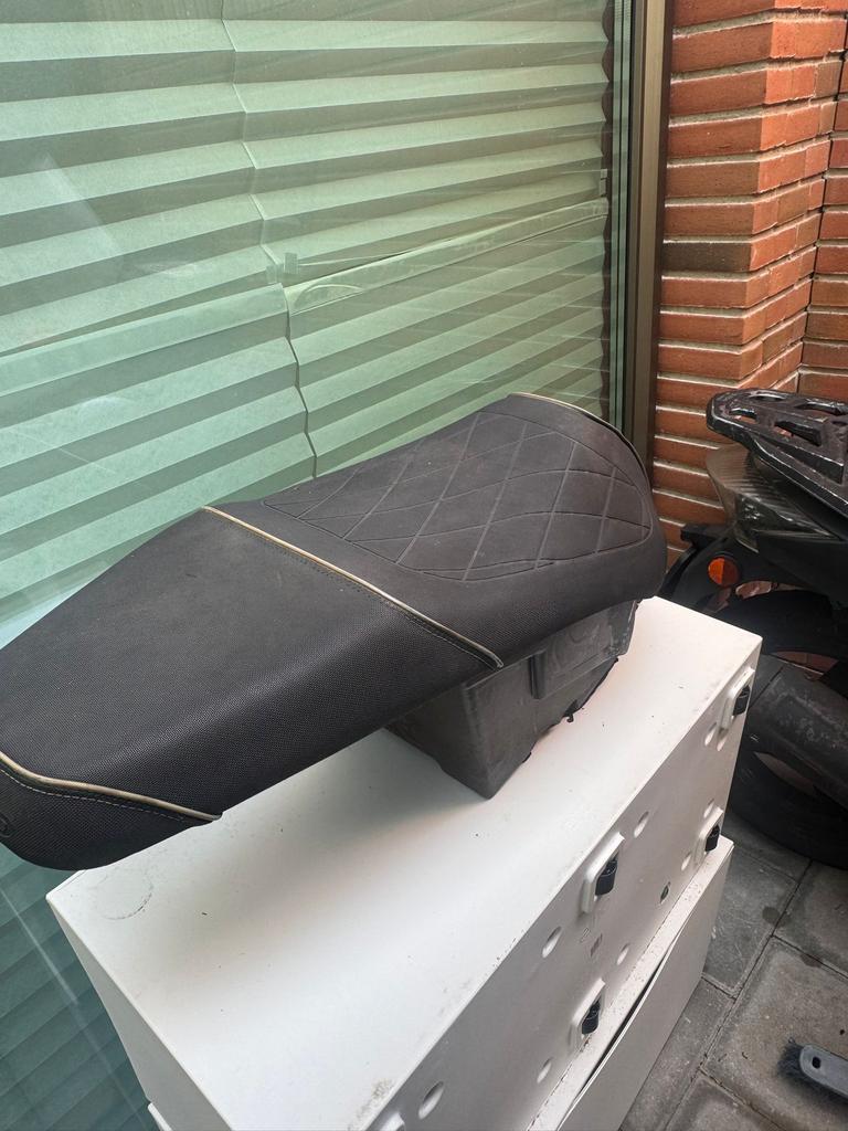 Zadel kymco people s, Ophalen of Verzenden, Zo goed als nieuw, Zadel, Kymco