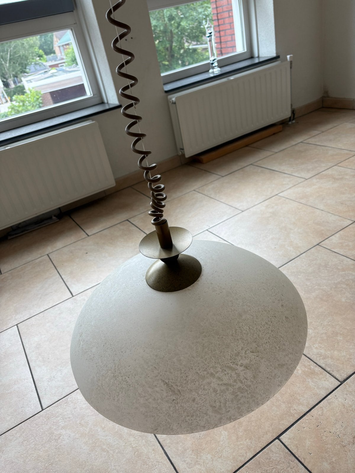 Vintage hanglamp met melkglas kap, Huis en Inrichting, Lampen | Hanglampen, Ophalen, Gebruikt, Glas, E27 (groot)