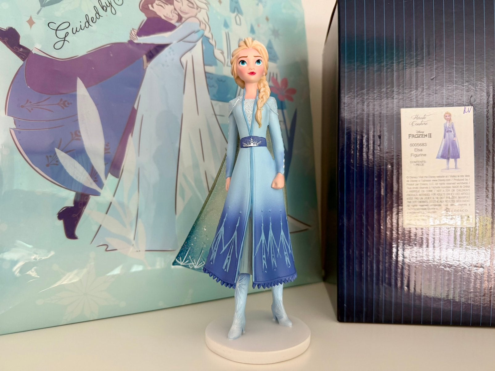 Beeldje Haute Couture Frozen 2 Elsa - Disney Showcase, Verzamelen, Disney, Ophalen of Verzenden, Overige figuren, Zo goed als nieuw