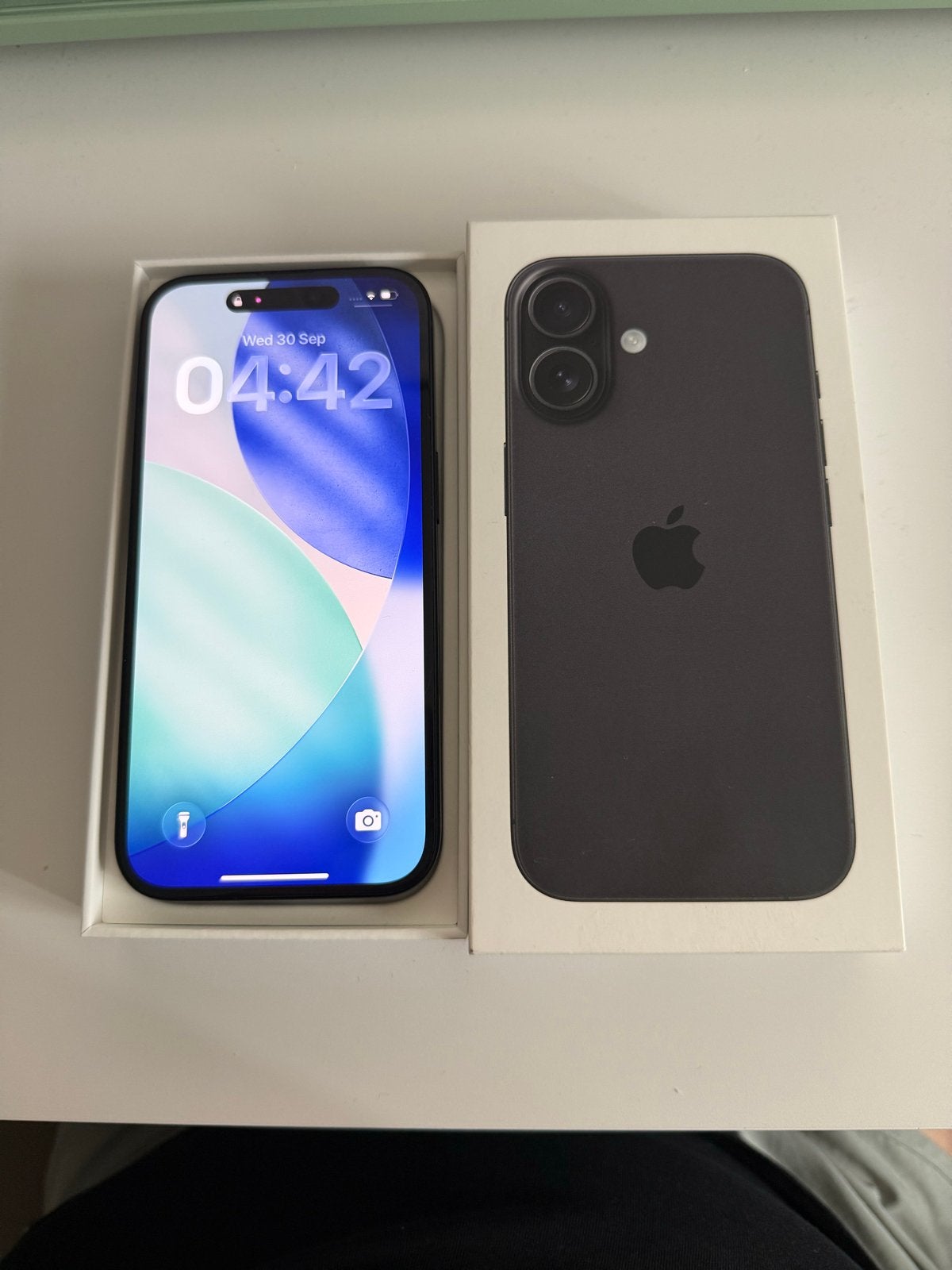 Foto 3 van Iphone 16 - 256 GB Zwart
