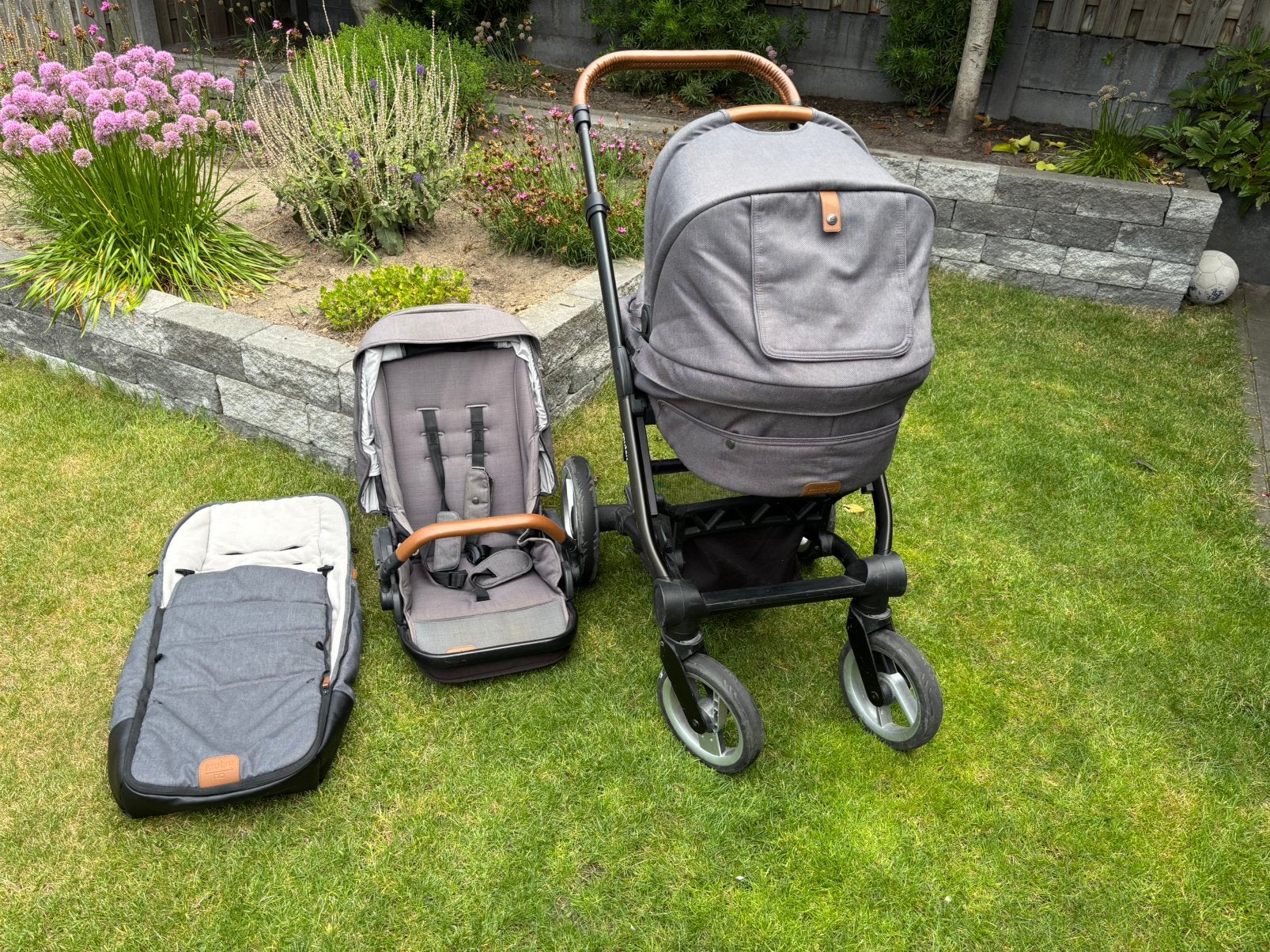 Kinderwagen Mutsy Nio, Ophalen of Verzenden, Zo goed als nieuw, Mutsy, Verstelbare duwstang