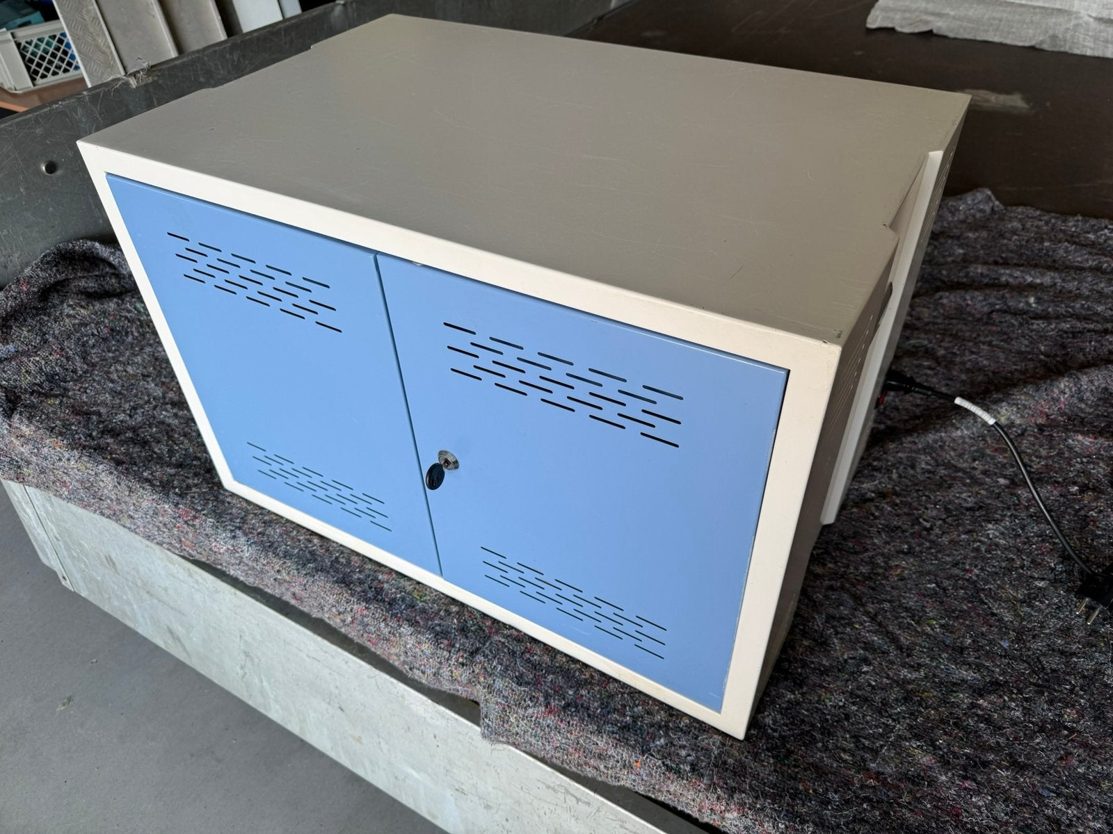 Ivol oplaadkast, kast laptop, kast ipad, Ophalen, Gebruikt, 25 tot 50 cm, Minder dan 100 cm