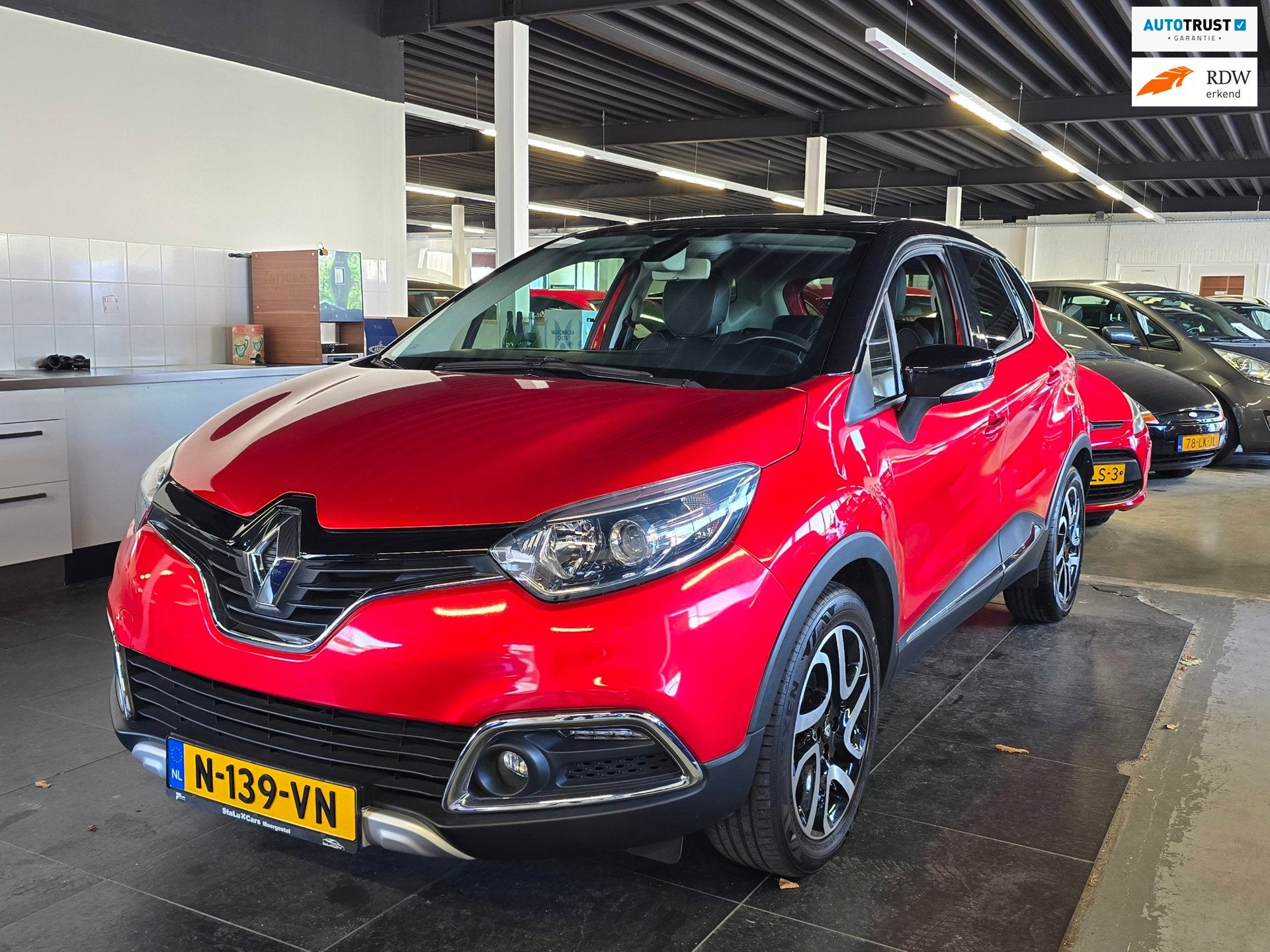 Renault Captur 1.2 TCe Xmod/AUTOMAAT/AIRCO/CRUISE/LEDER/, Auto's, Euro 5, Zwart, 4 cilinders, Leder