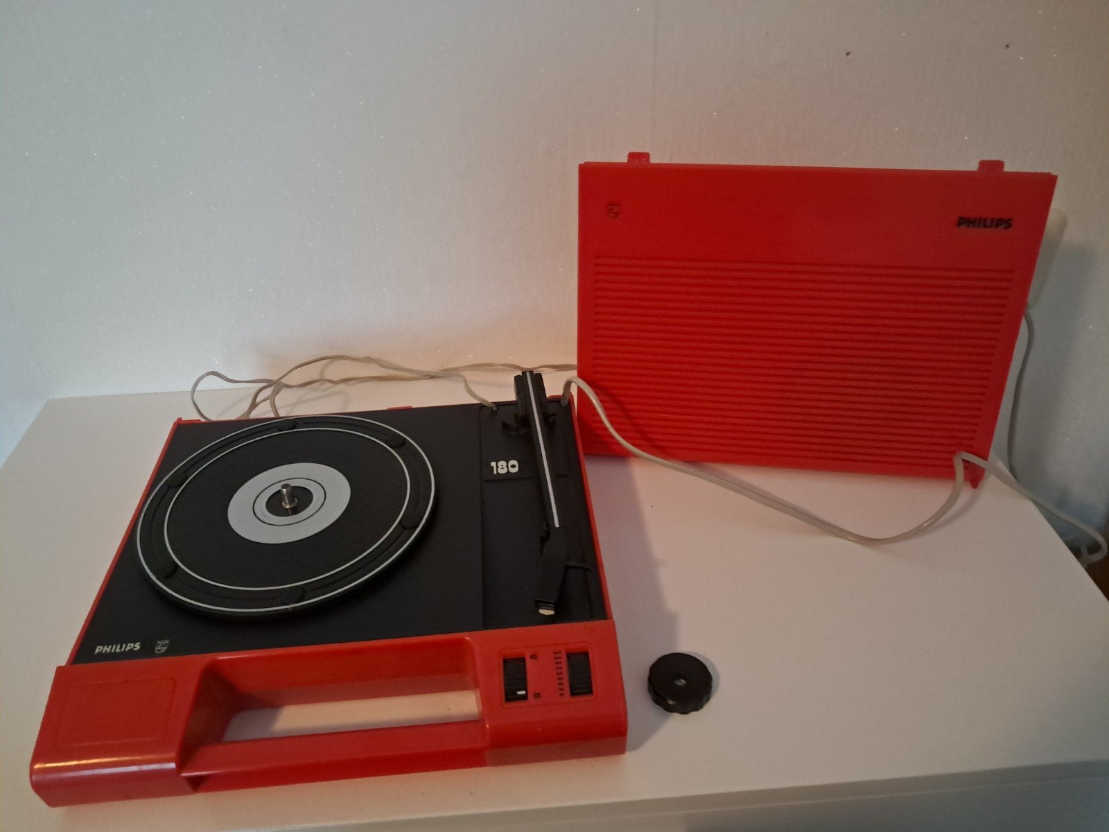 Philips 180 Platenspeler - Vintage Rood Design, Audio, Tv en Foto, Ophalen of Verzenden, Gebruikt, Platenspeler, Philips