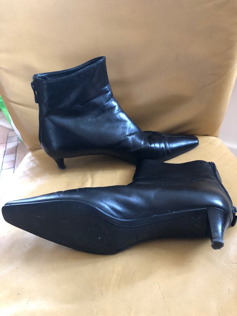 Bally enkellaarsjes zwart maat 39, Kleding | Dames, Schoenen, Zwart, Lage of Enkellaarzen, Ophalen of Verzenden, Bally