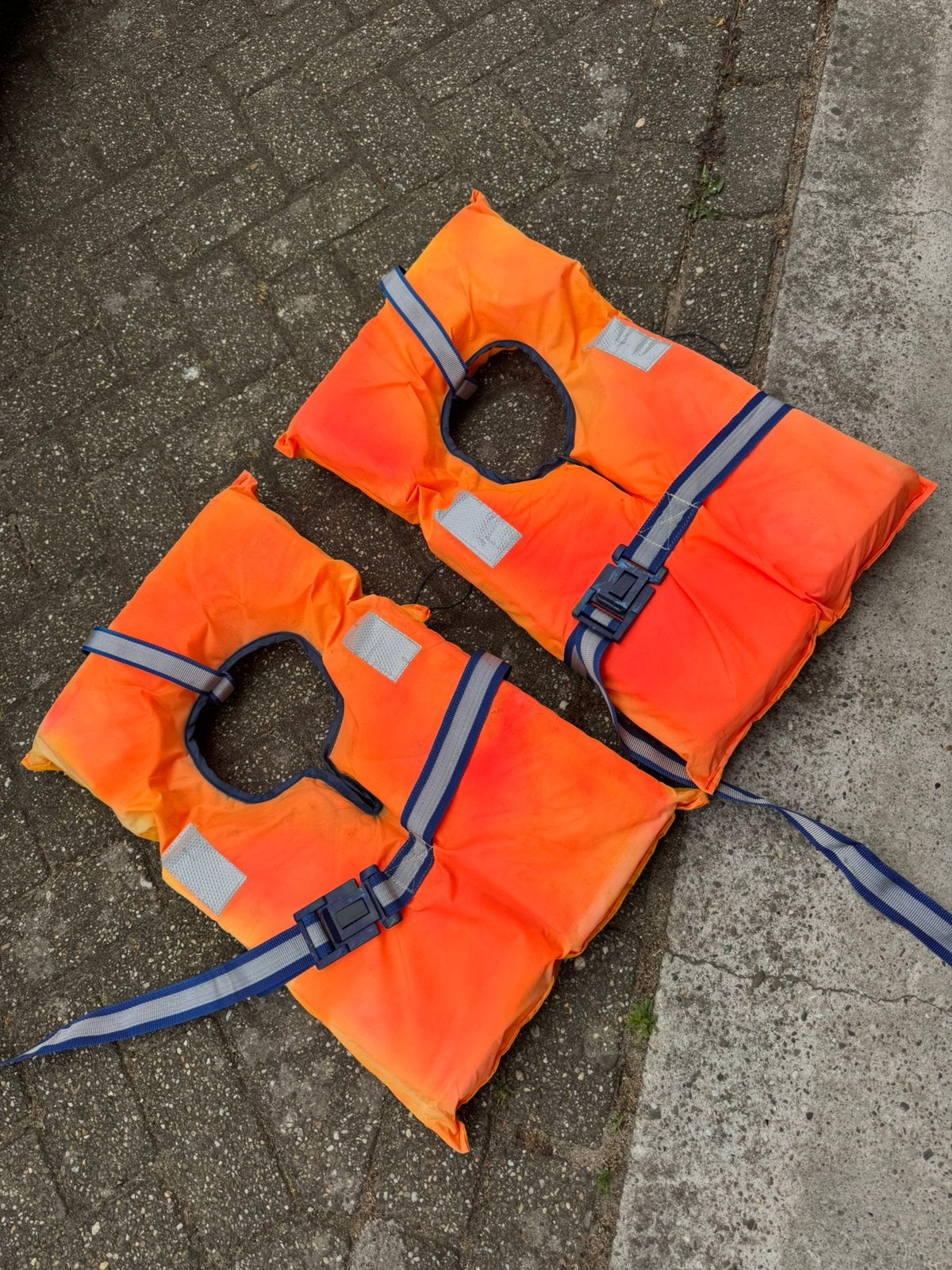 Reddingsvest 2 stuks, Ophalen, Zo goed als nieuw, Dame of Heer, Reddingsvest of Zwemvest
