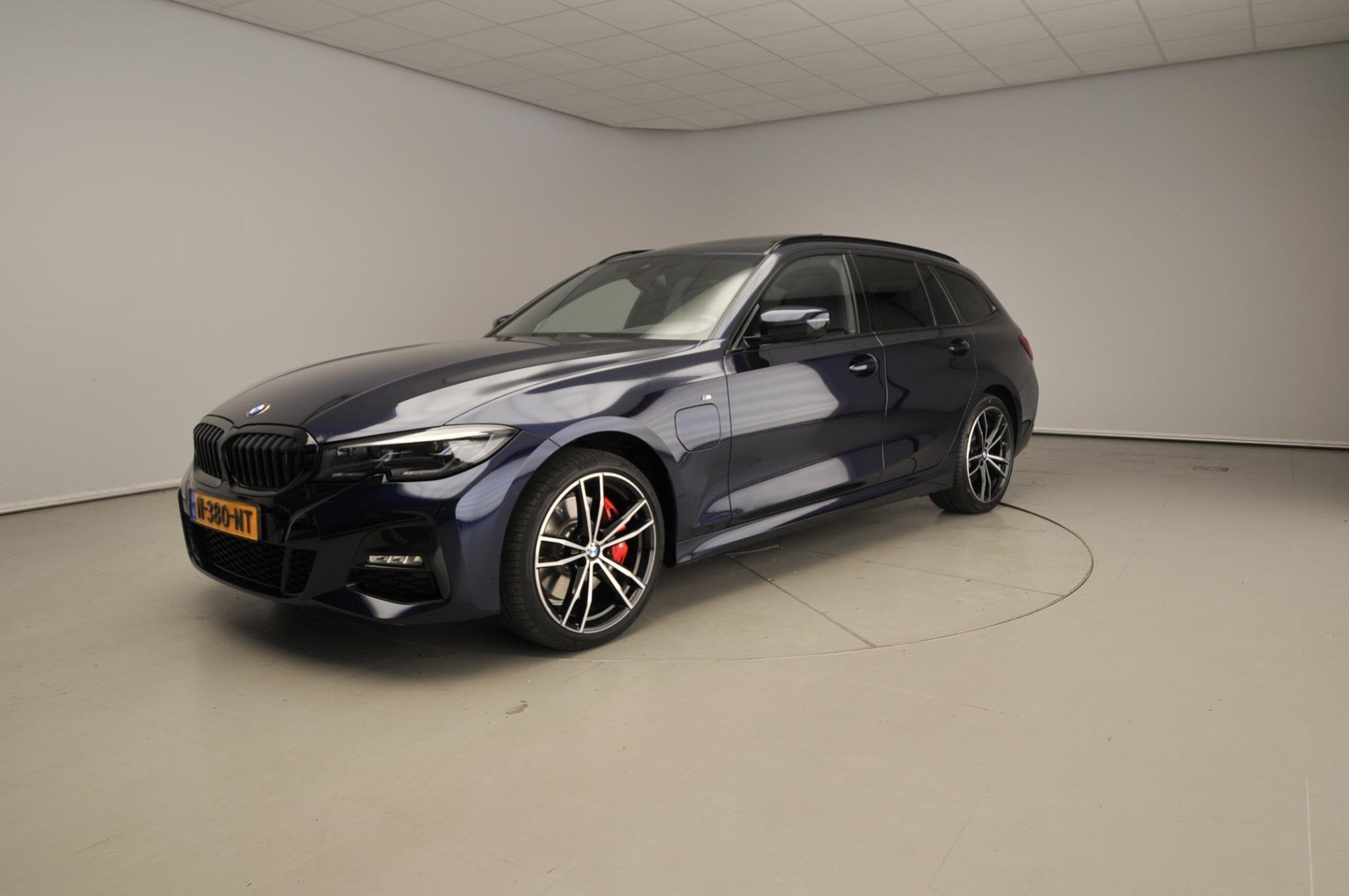 BMW 3 Serie Touring 330e | M-Sportpakket | Laserlicht |Leder, Achterwielaandrijving, Gebruikt, 4 cilinders, Blauw