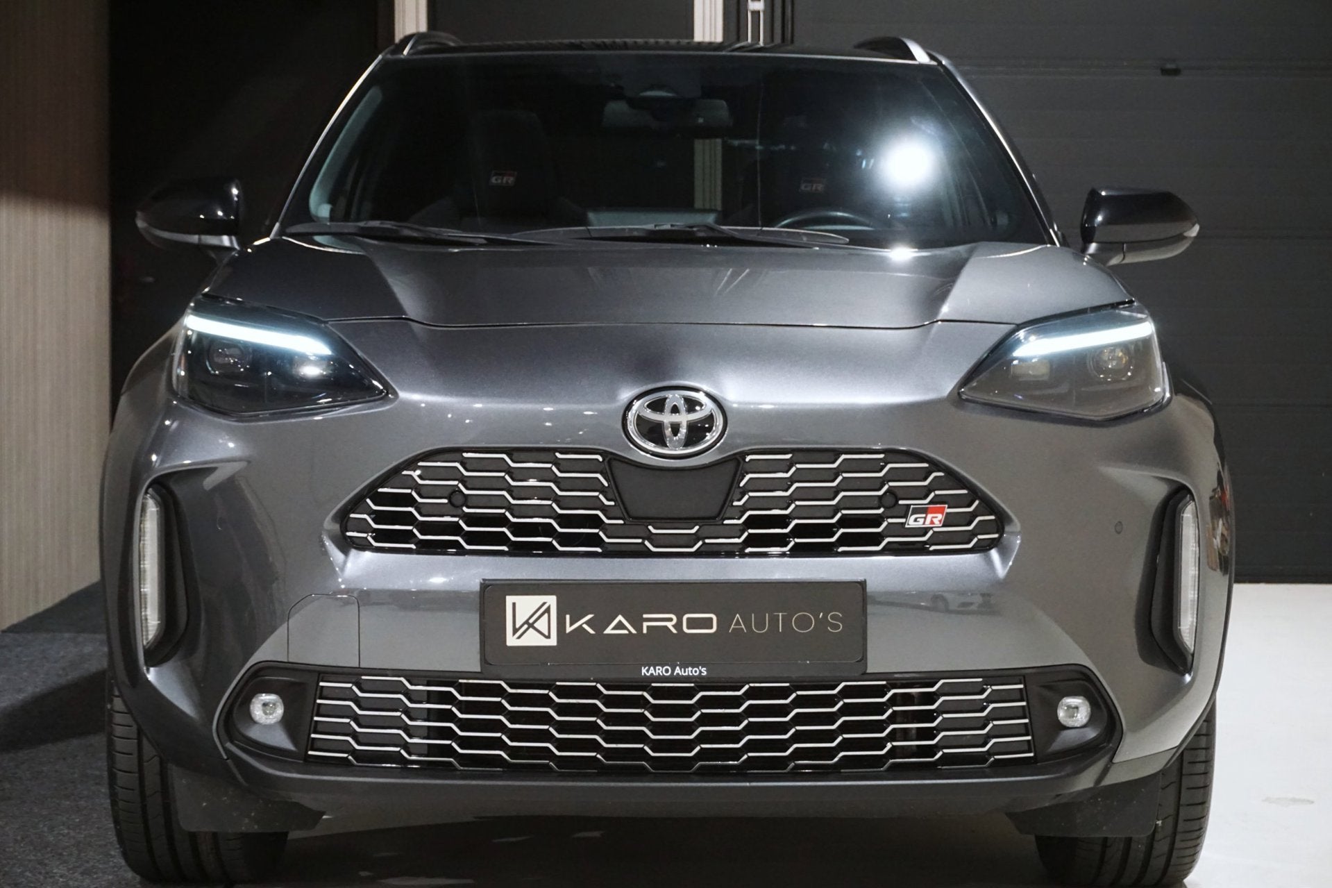 Toyota Yaris Cross 1.5 Hybrid GR Sport Pano HUD JBL Cam VOL, Stof, Gebruikt, 1490 cc, 93 pk