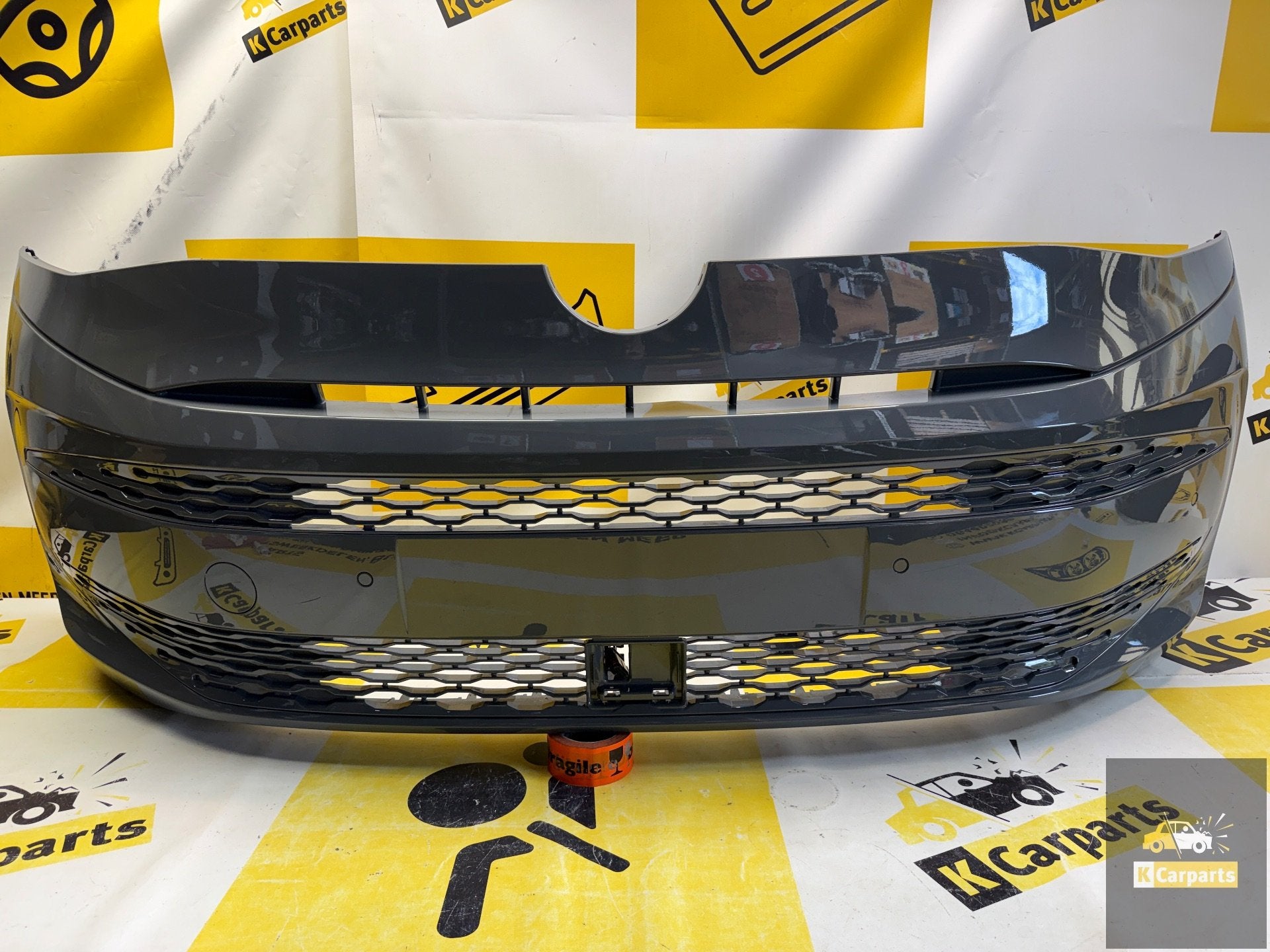 VW Volkswagen Transporter T7 Multivan Voorbumper 7T0807221F, Gebruikt, Volkswagen AG, Bumper, Berliner Ring 2
38440  Wolfsburg, DE