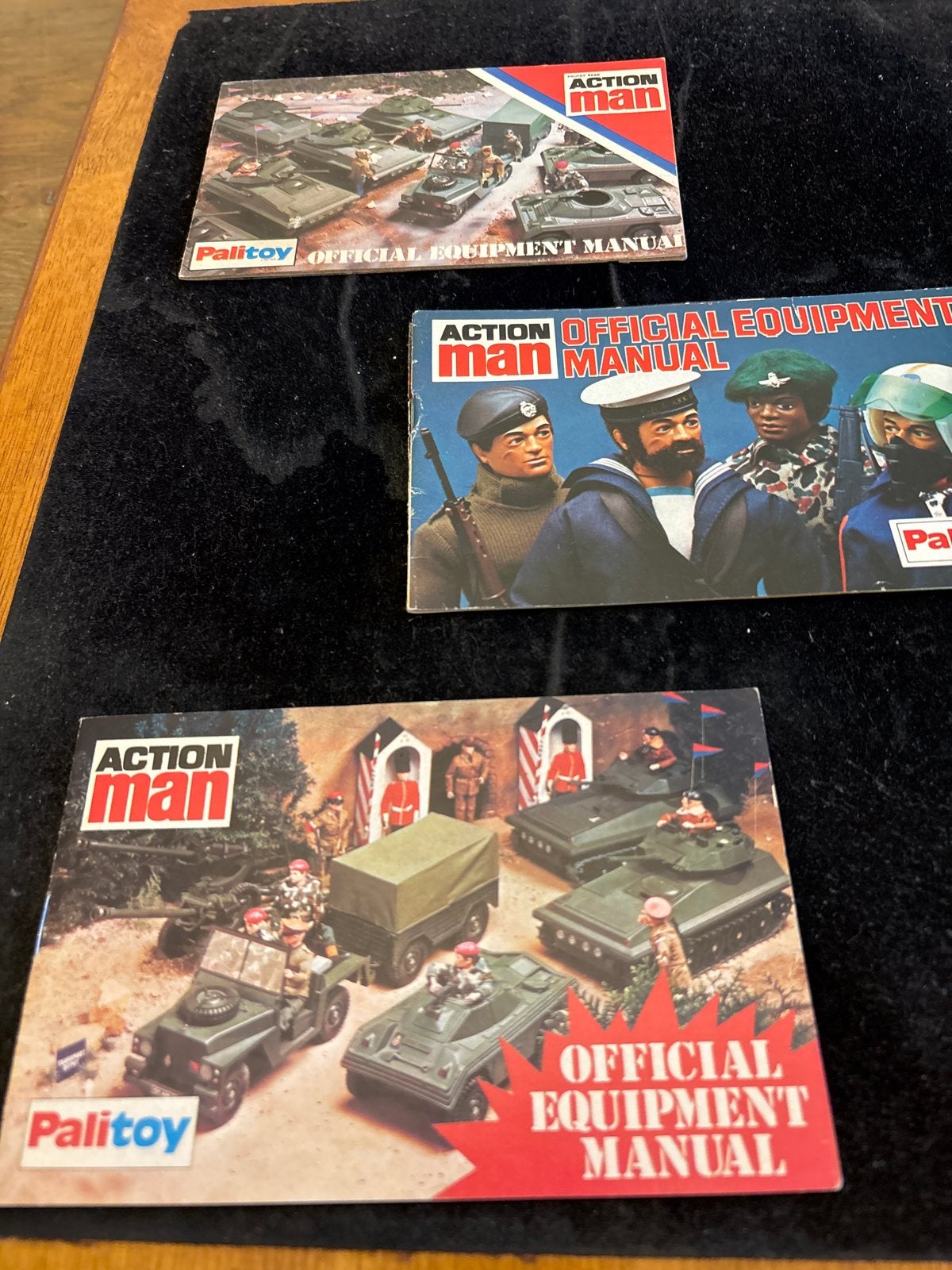 Vintage Action Man Official Equipment Manuals (3 stuks), Kinderen en Baby's, Speelgoed | Actiefiguren, Ophalen of Verzenden, Gebruikt