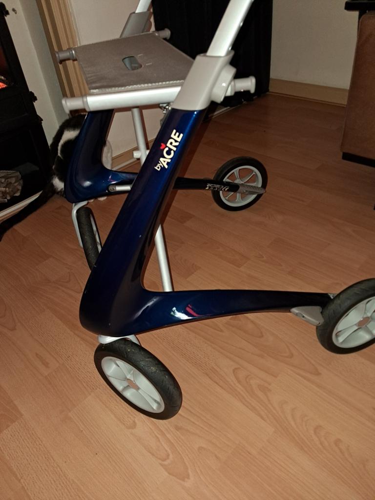 Rollator carbon ultralight By Acre, Diversen, Ophalen, Zo goed als nieuw