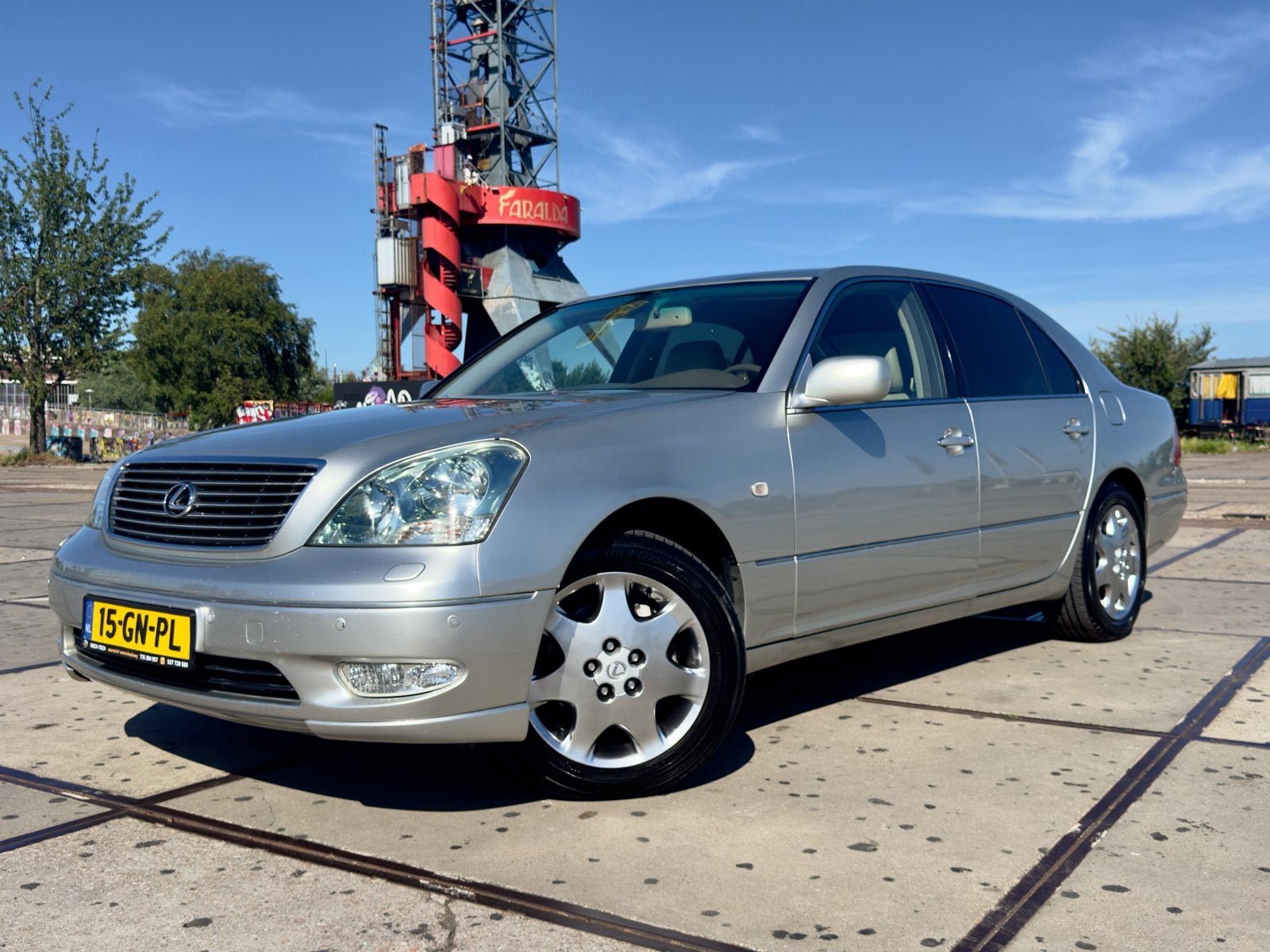 Lexus LS