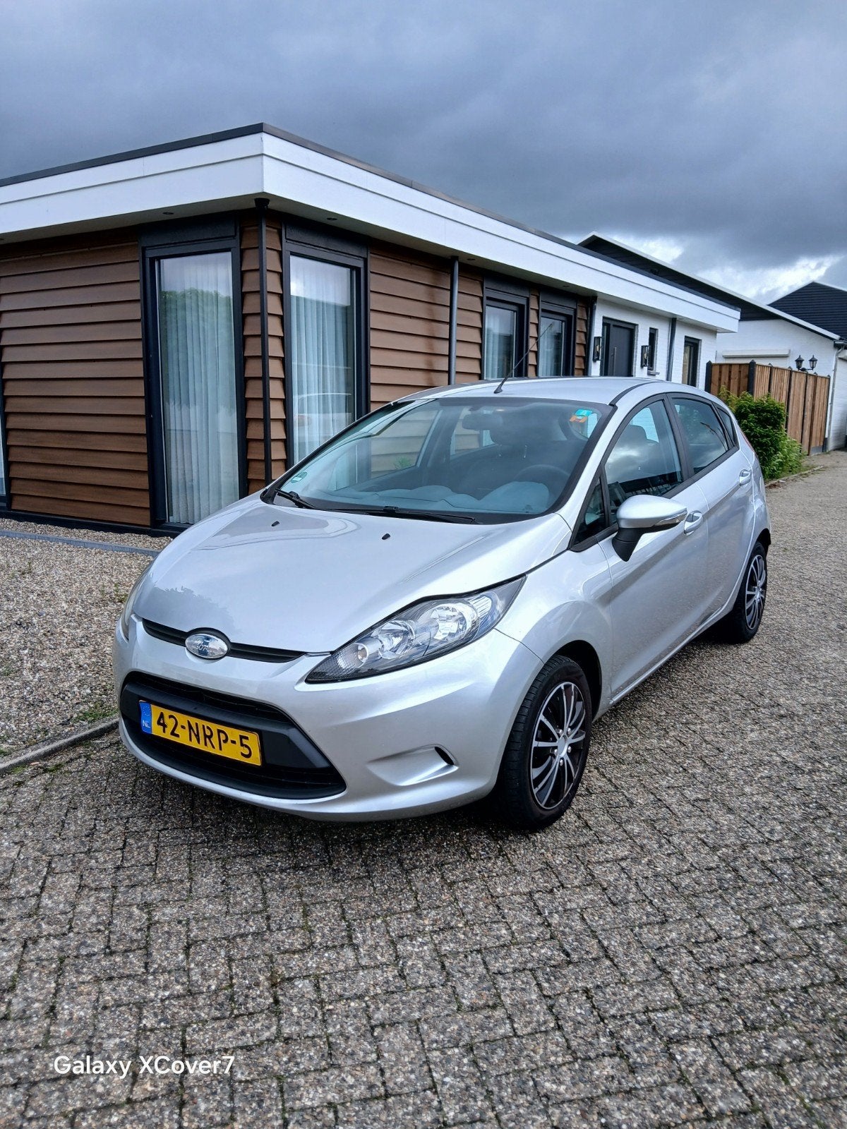 Ford Fiësta 1.25 Limited 5DR 2010 Grijs met trekhaak, Auto's, Ford, Voorwielaandrijving, Euro 5, 40 €/maand, 1242 cc