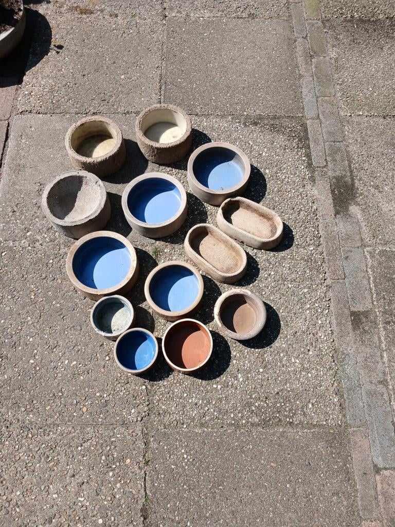 Diverse betonnen en stenen voederbakken voor bv kippen/konij, Ophalen, Minder dan 75 cm, Kooi, Minder dan 60 cm