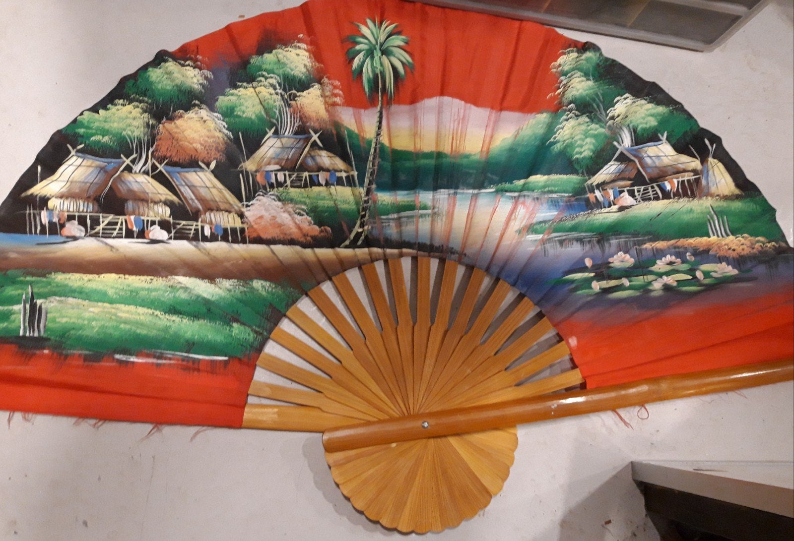 Grote decoratieve waaier met landschap, 60 cm, Gebruikt, Onbekend@voorbeeld.com, Meerkleurig, Onbekend