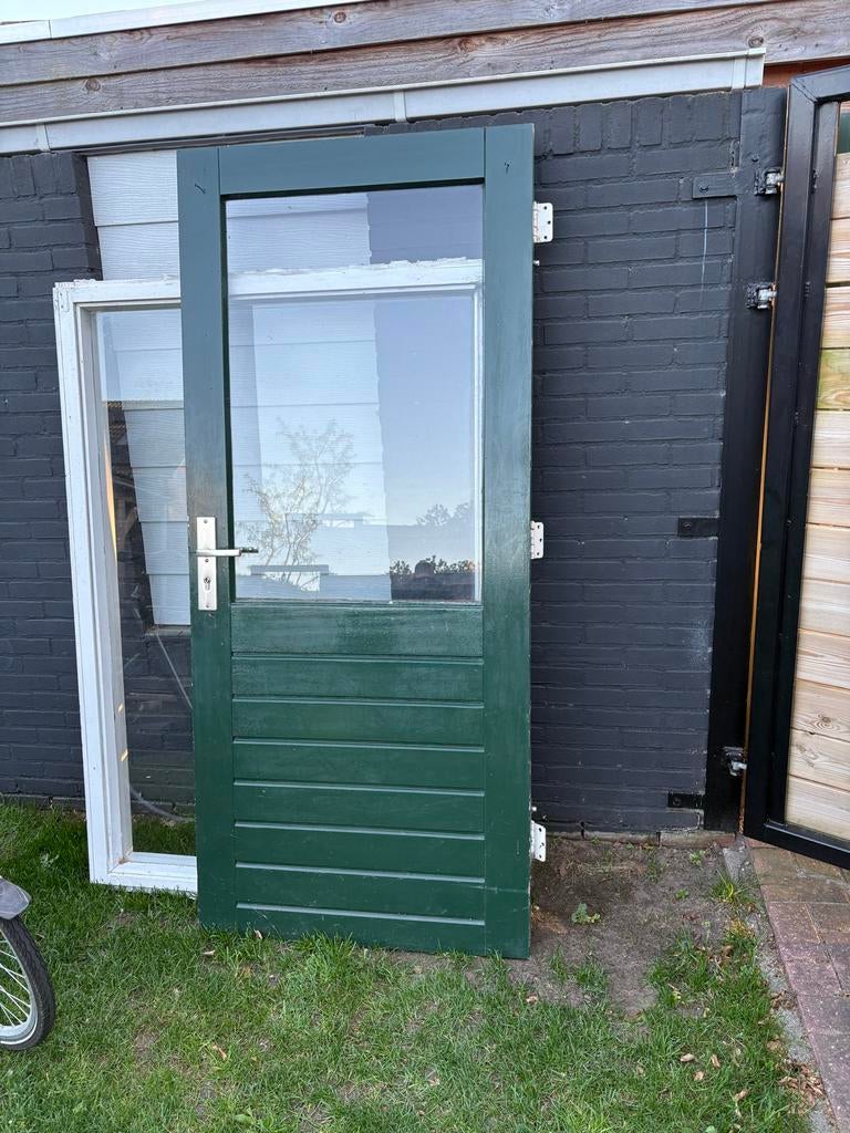 Groene buitendeur met enkelglas, Doe-het-zelf en Verbouw, Deuren en Horren, Ophalen, Gebruikt, 80 tot 100 cm, Buitendeur