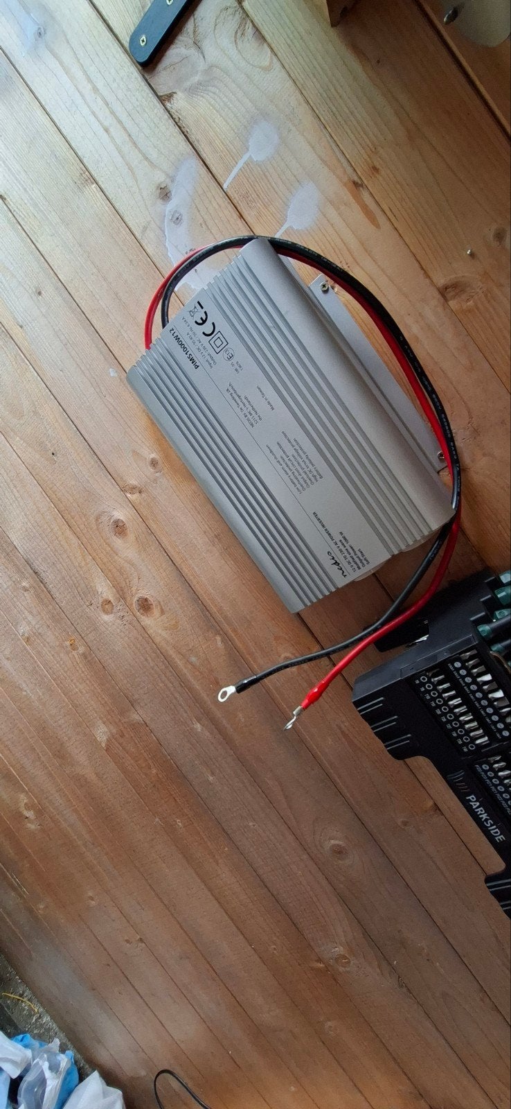 Nedis PIMS1000W12 Omvormer 1000W 12V naar 230V, Ophalen, Gebruikt