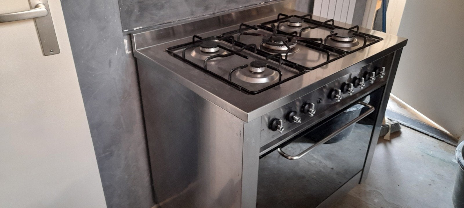 5 pits fornuis met oven, Ophalen, 60 cm of meer, 4 kookzones, Zo goed als nieuw