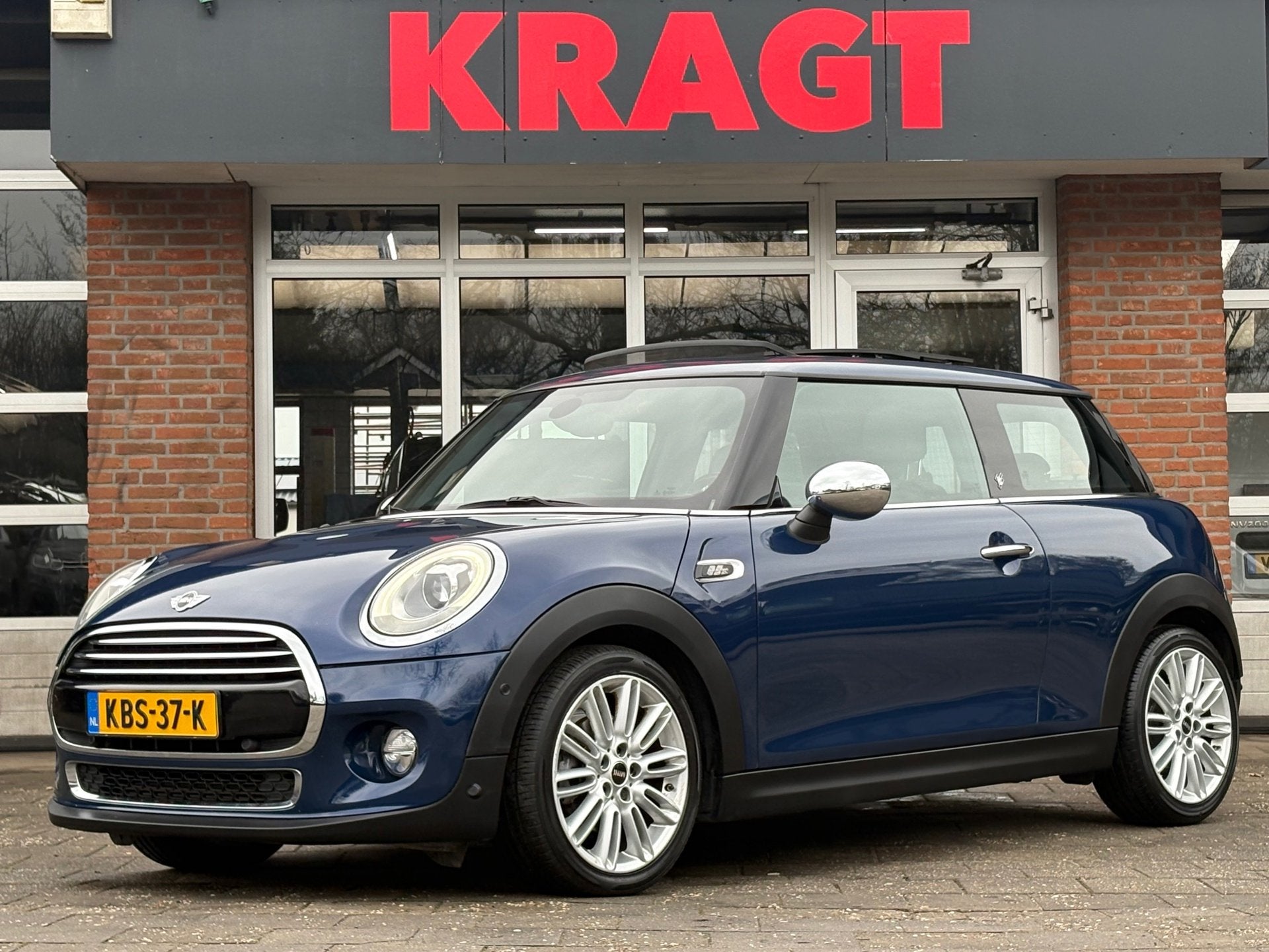 Mini Mini Cooper Blackfriars 1.5 136 pk AUTOMAAT - Leder - L, Auto's, 136 pk, Gebruikt, Bedrijf, 3 cilinders