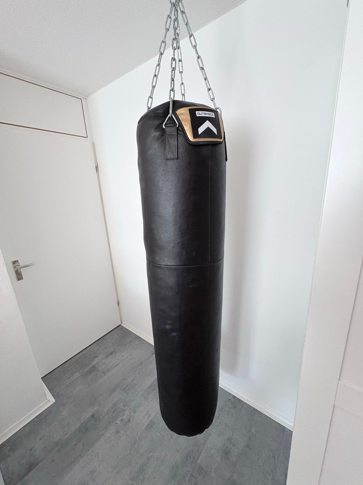 Outshock Bokszak - Zwart, Zo goed als nieuw, Sport en Fitness, Boksen, Ophalen, Zo goed als nieuw, Bokszak