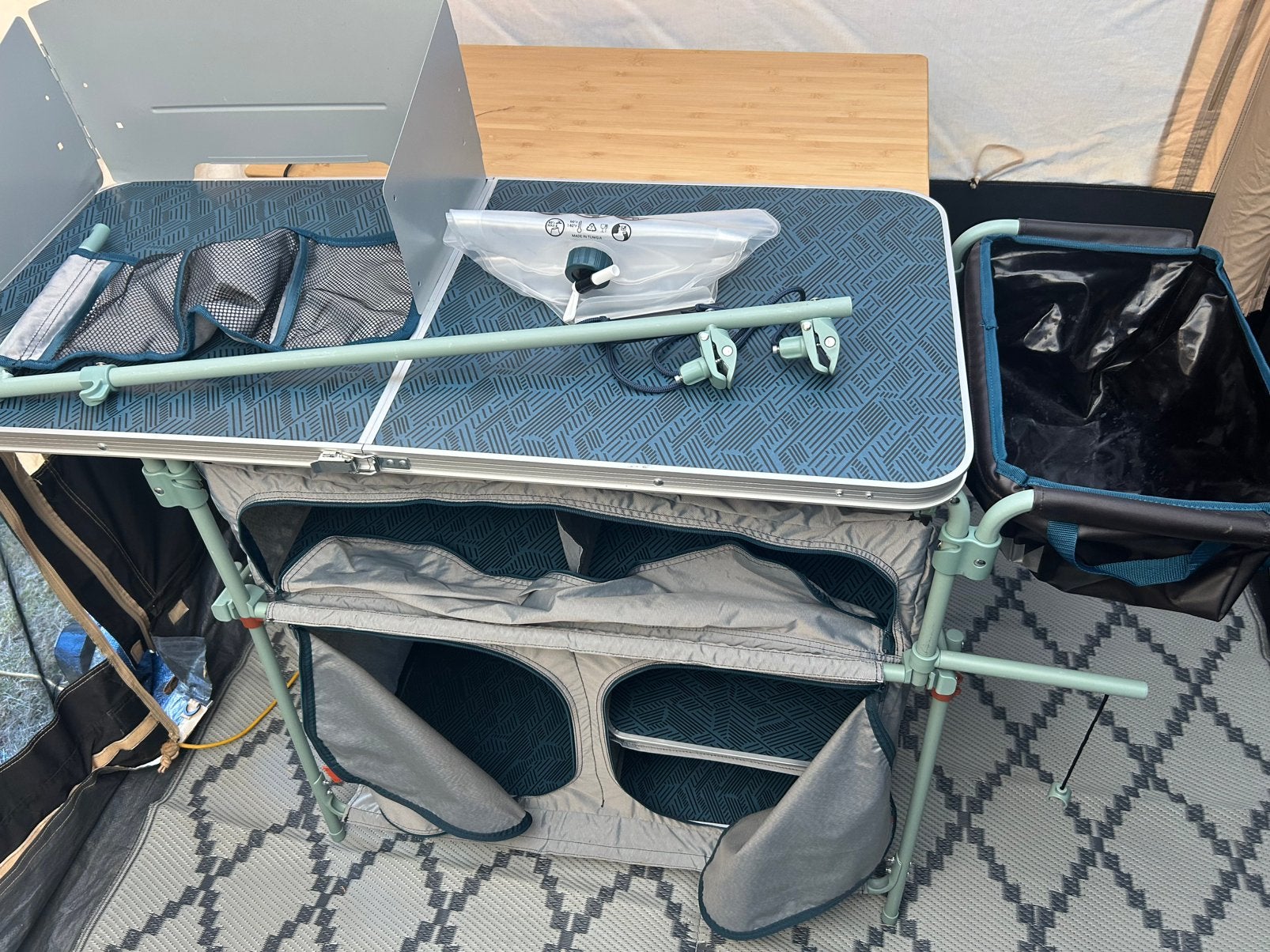 Quechua campingkeukem, Ophalen, Zo goed als nieuw, Campingstoel