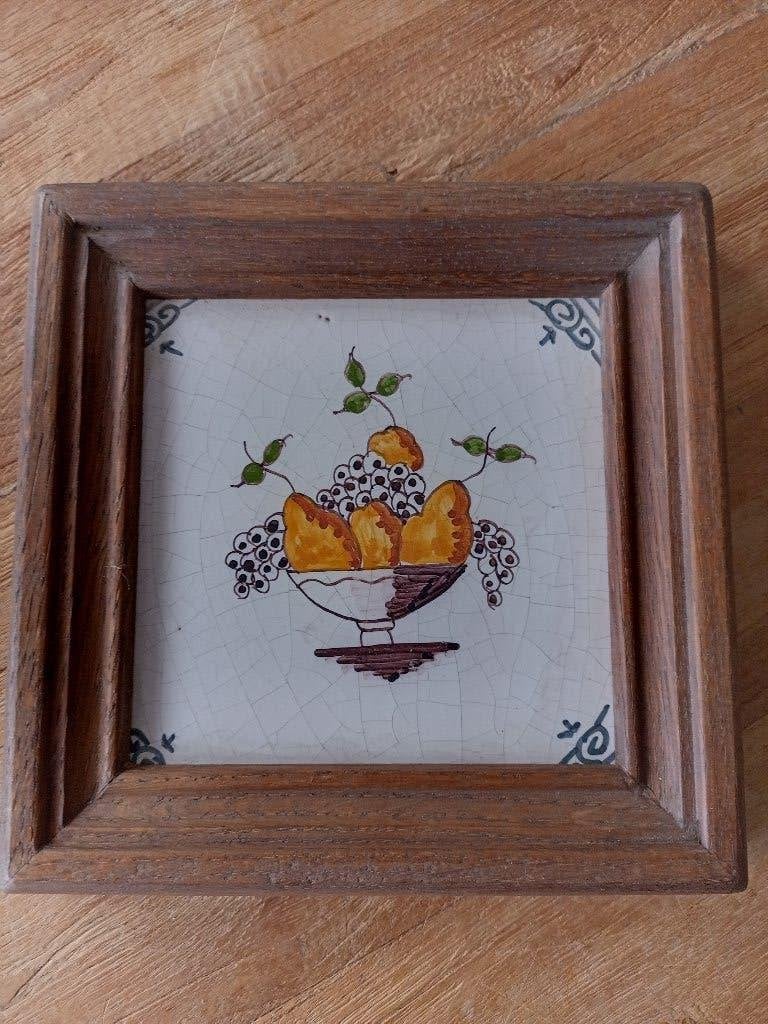 tegel in eiken lijst Makkum fruit, Antiek en Kunst, Ophalen of Verzenden