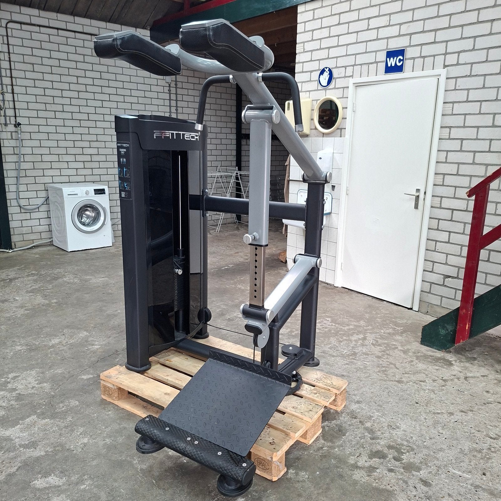Fittech 2 in 1  Squat-Calf Machine, Ophalen