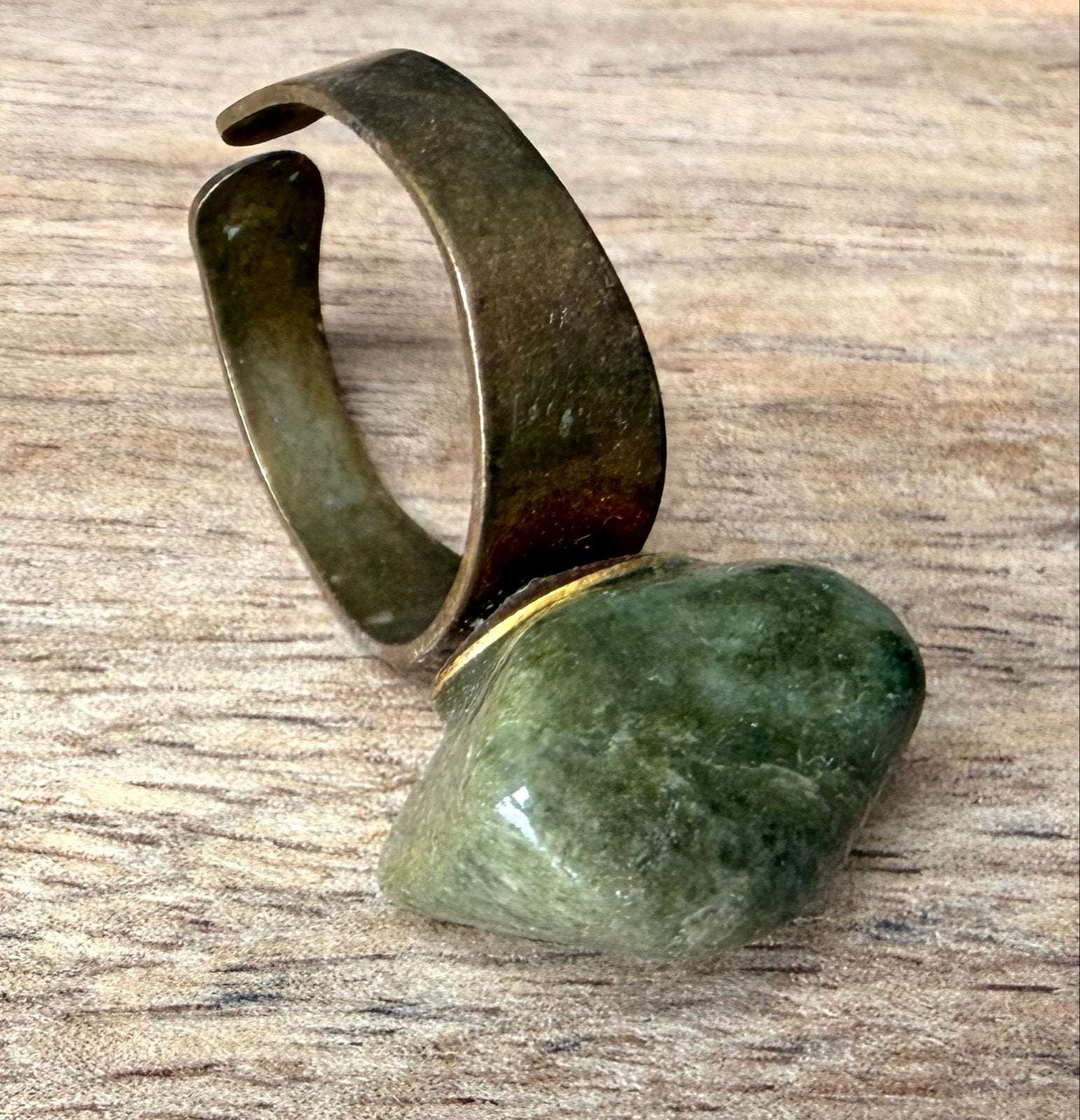 Groene Steen Ring - Verstelbaar, Overige materialen, Gebruikt, Ophalen of Verzenden, 17 tot 18
