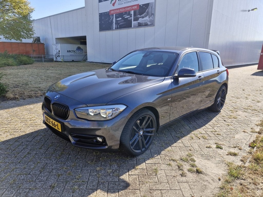 BMW 1-serie 116i Sport Shadow Ed (bj 2015), 1-Serie, Achterwielaandrijving, 19 km/l, 3 cilinders