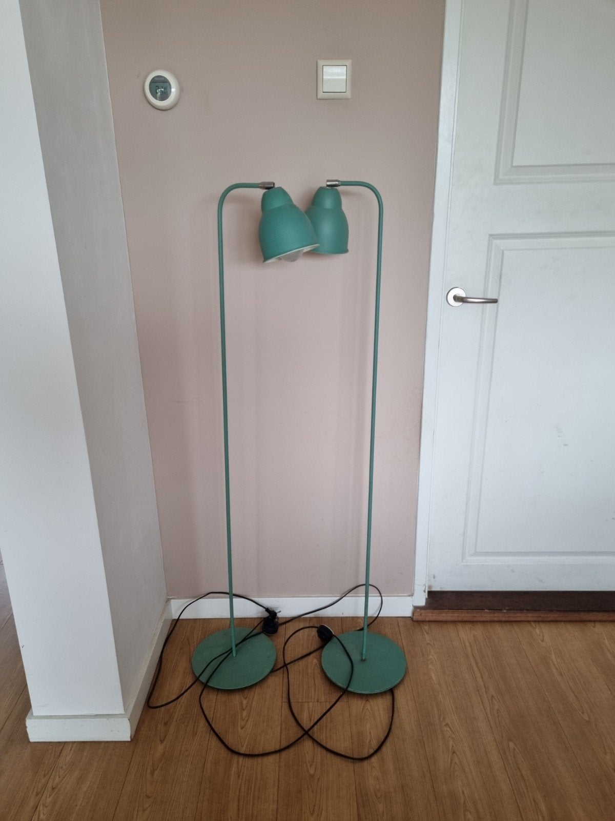 Set van 2 groene vloerlampen - Modern design, Ophalen, Gebruikt, E27 (groot), Metaal