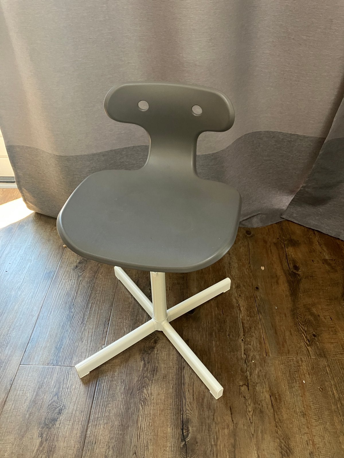 Bureaustoel voor een kind, Huis en Inrichting, Bureaustoelen, Ophalen, Gebruikt, Grijs, Bureaustoel