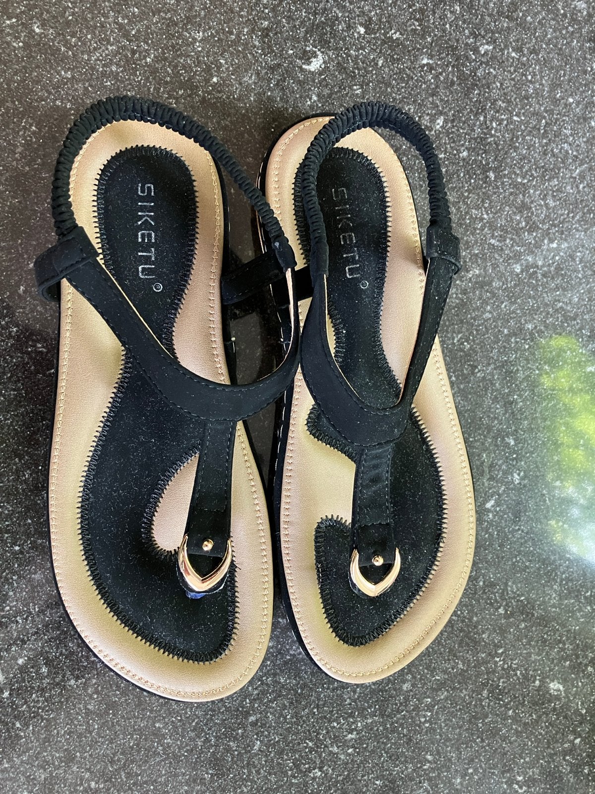 Zwarte sandalen met elastische band - valt als maat 40, Kleding | Dames, Zwart, Zo goed als nieuw, Sandalen of Muiltjes, Ophalen of Verzenden