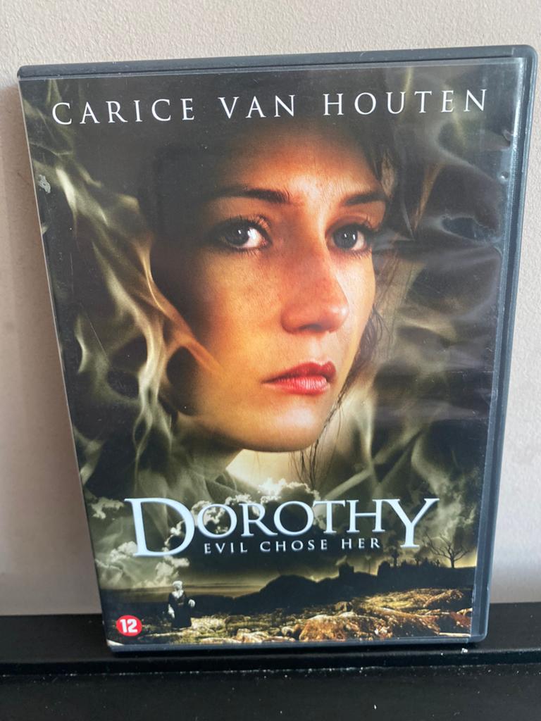 Dorothy, Vanaf 16 jaar, Ophalen of Verzenden, Zo goed als nieuw