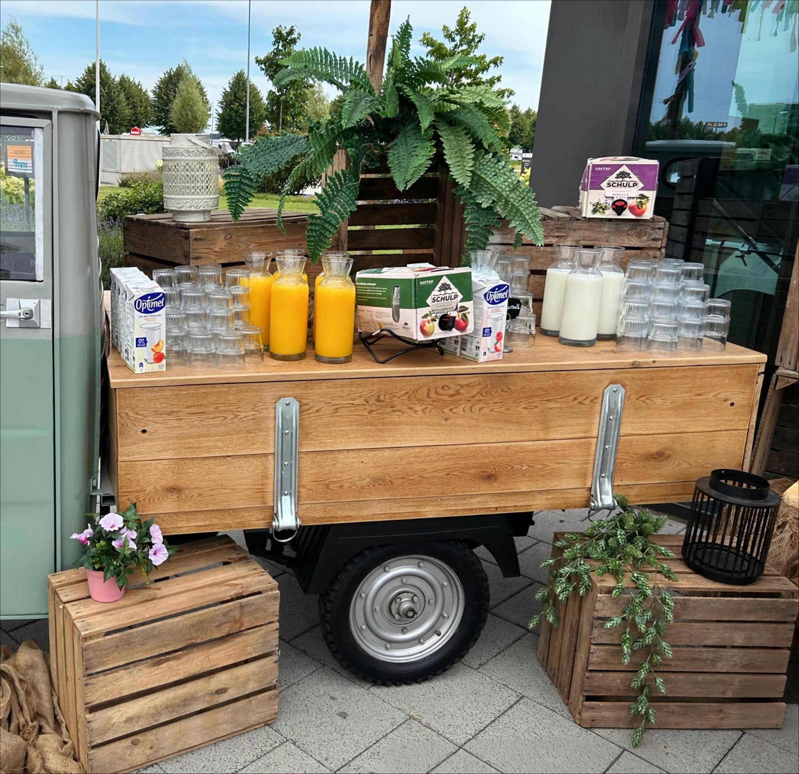 Empolini Titano Foodtruck - Piaggio Ape - Italiaanse tuktuk, Ophalen