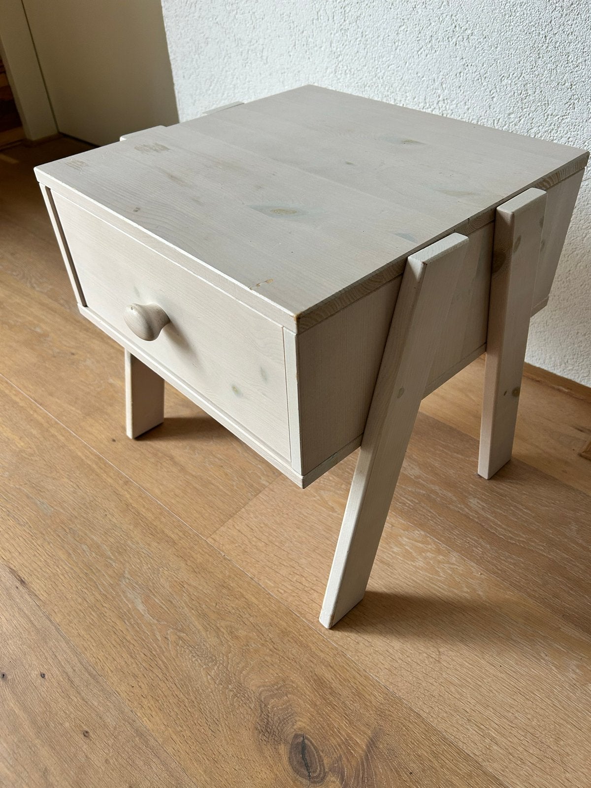 Lifetime nachtkastje, Huis en Inrichting, Ophalen, Gebruikt, Minder dan 45 cm, Minder dan 55 cm